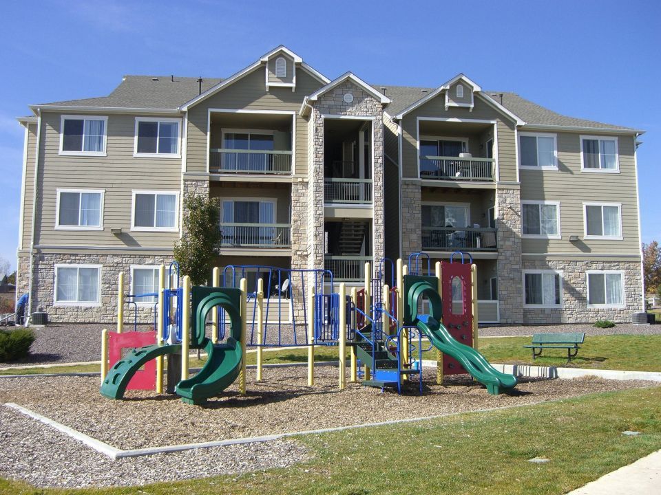 External view of the Reserve at Thornton apartments in Colorado